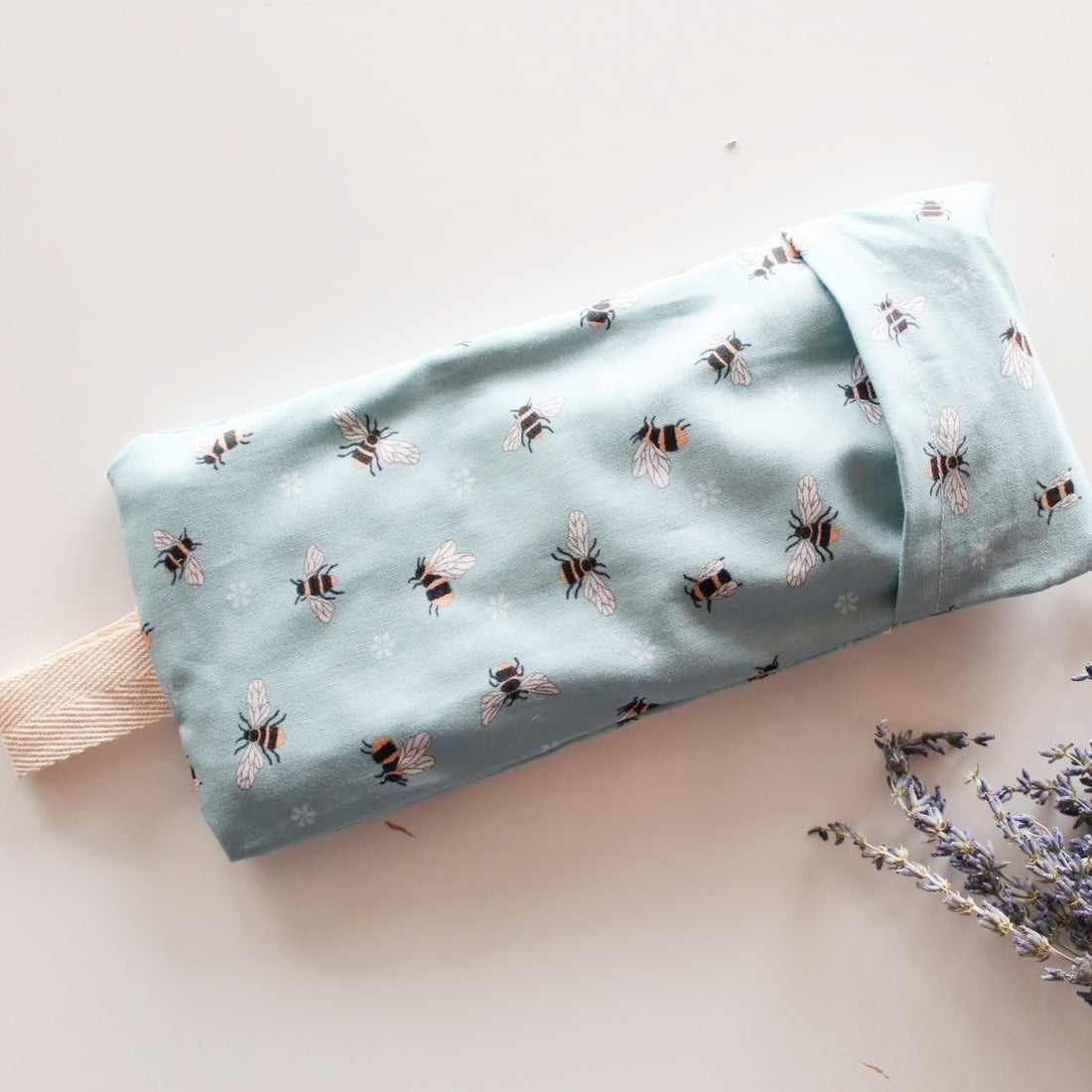 DIY eye pillow for yoga, mediation and relaxation instructions